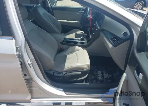 2015 Hyundai Sonata Sport z USA, uszkodzony, nr VIN 5NPE34AF2FH216998